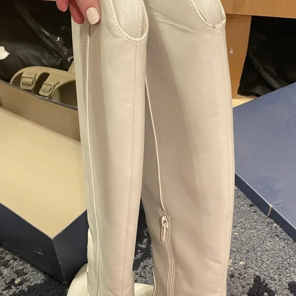 Universal Thread White Heeled Boots - Picture 12 of 17